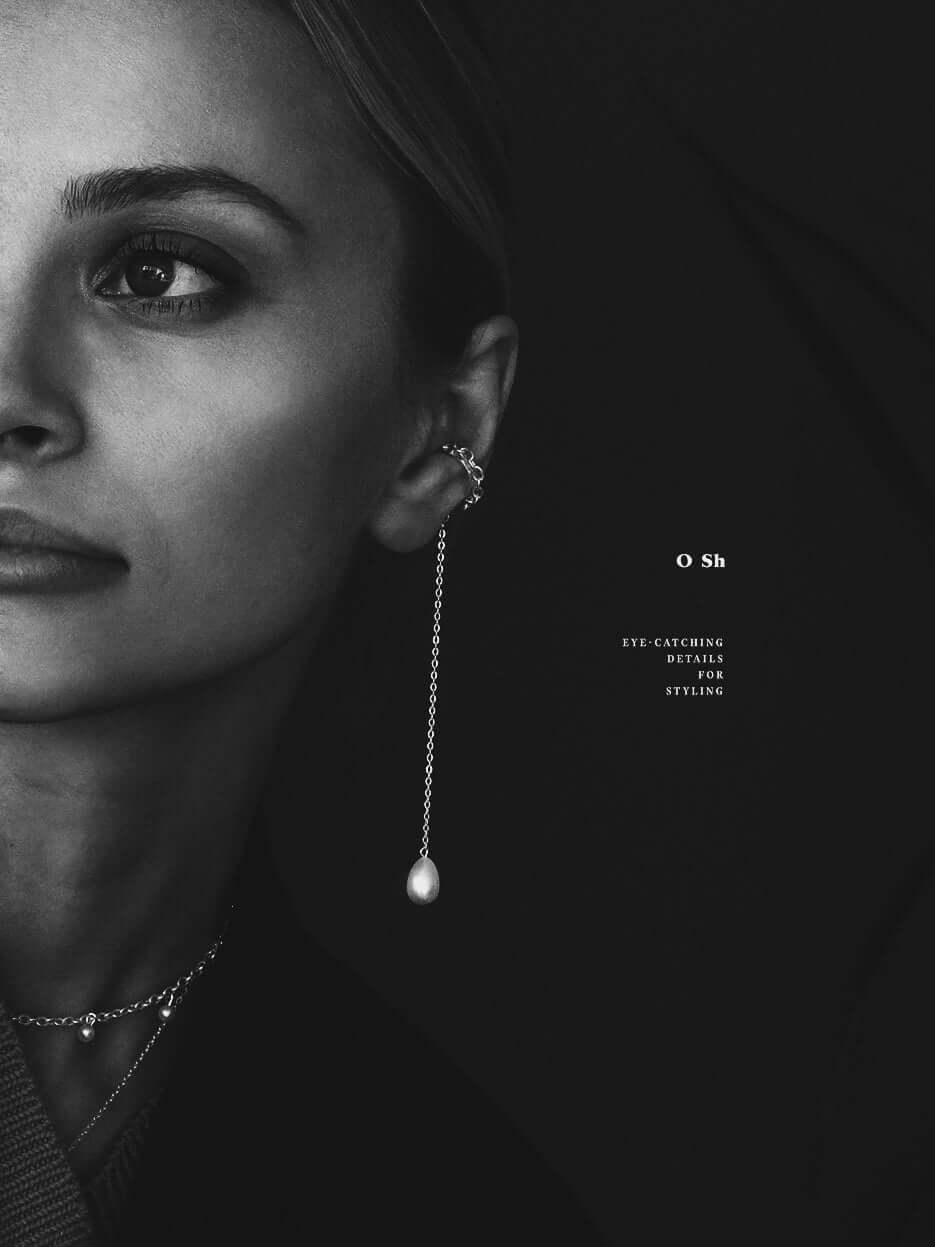 CHANGE-PENDANT EAR CUFF