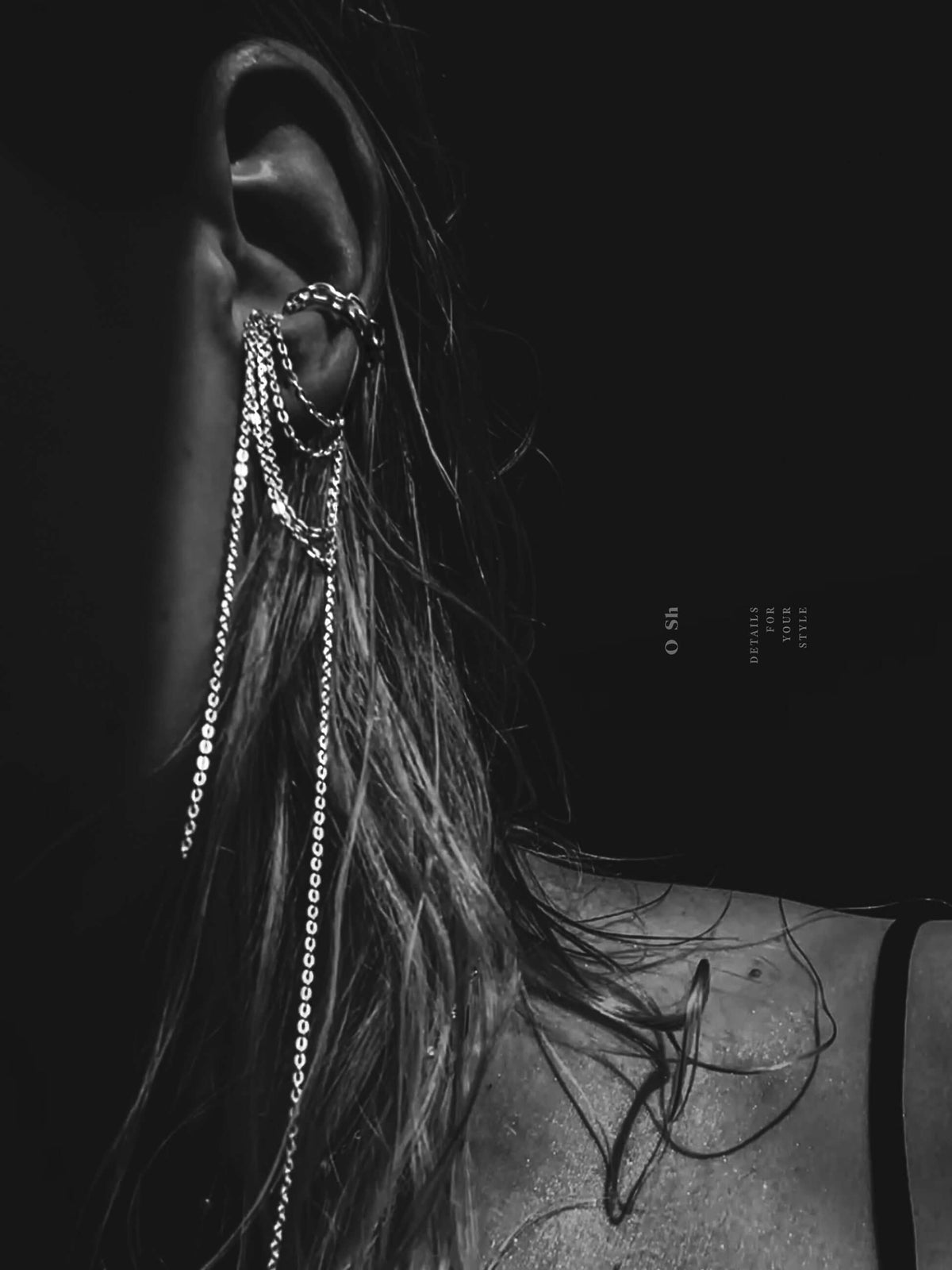 CHANGE-PENDANT EAR CUFF