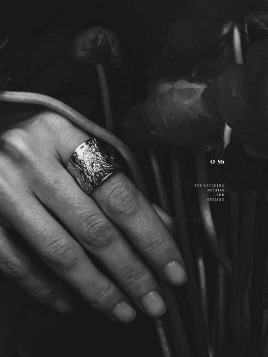"CRUMPLED PLATE" RING SILVER