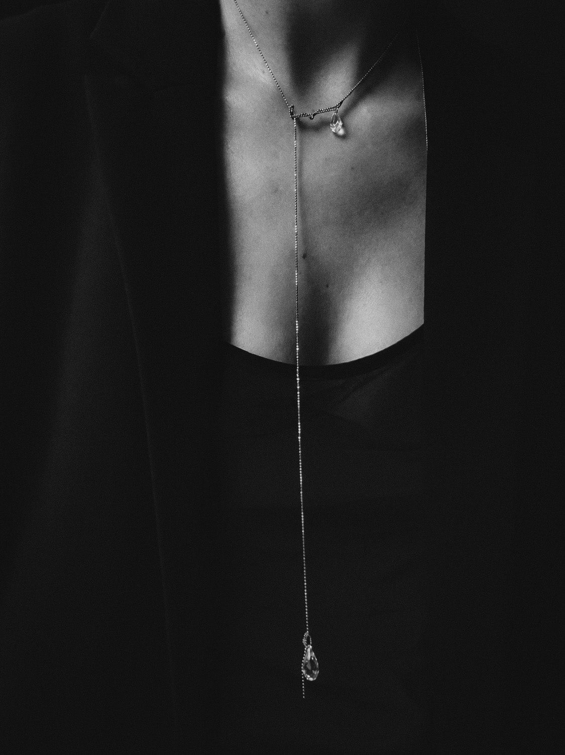 "V TIE" NECKLACE VERMEIL